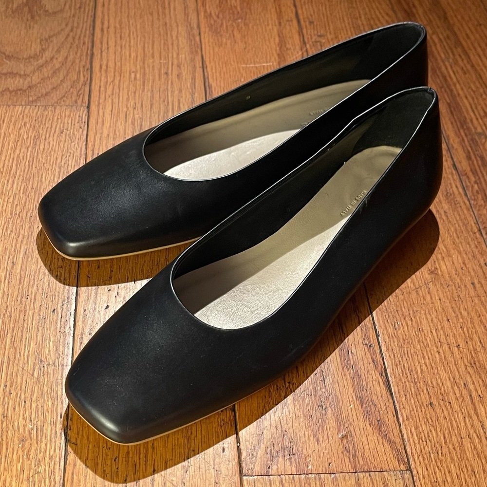 NEW Everlane Black Leather ‘The 90’s Flat’ Perfect Condition